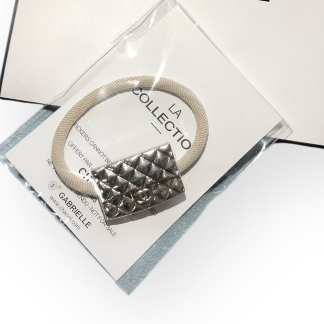 Silver Cream Quilted Bag Hair Tie w/ Gift Bag | Beaute