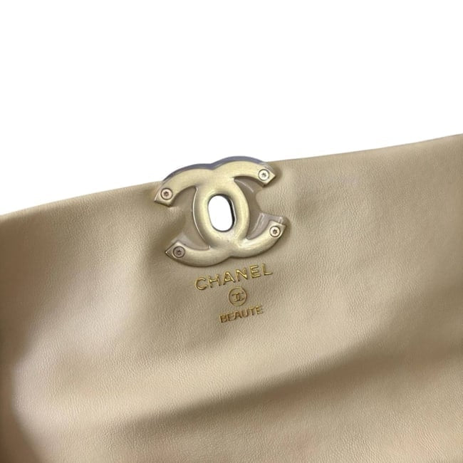 Yellow Quilted 19 Shoulder Bag w/ Box | VIP/GWP