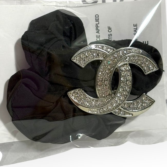 Silver White Rhinestone CC Scrunchy | Beaute