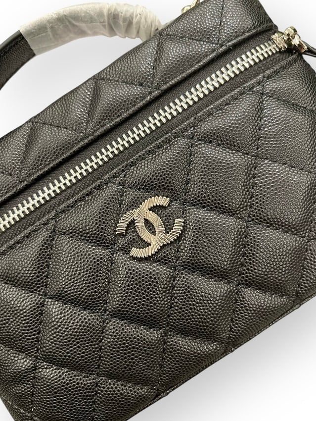 Black Quilted Vanity Case On Chain w/ Box | VIP/GWP