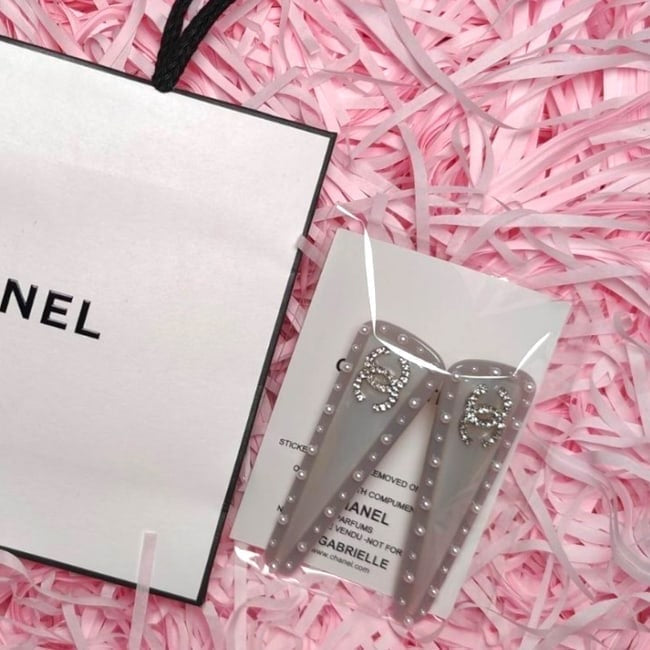 2Pc Large Rhinestoned CC Long Triangle Hair Clips | Beaute