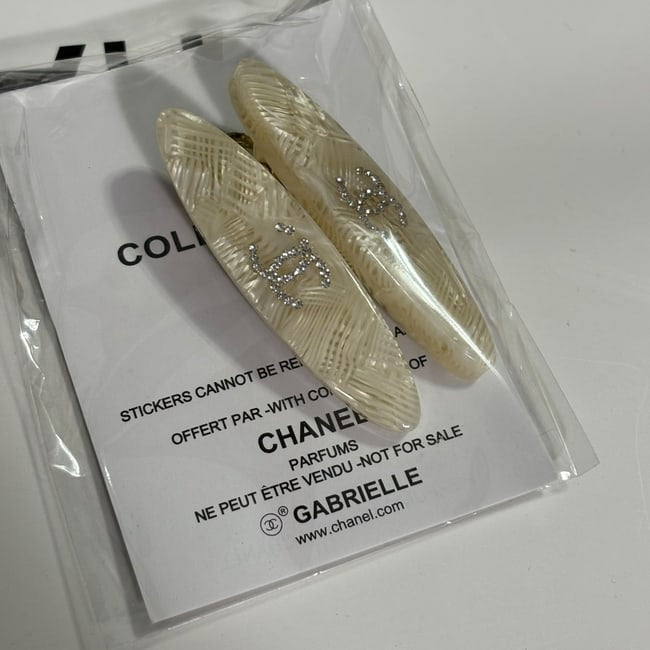 2Pc White Shimmer Rhinestone CC Long Oval Hair Clips | Beaute
