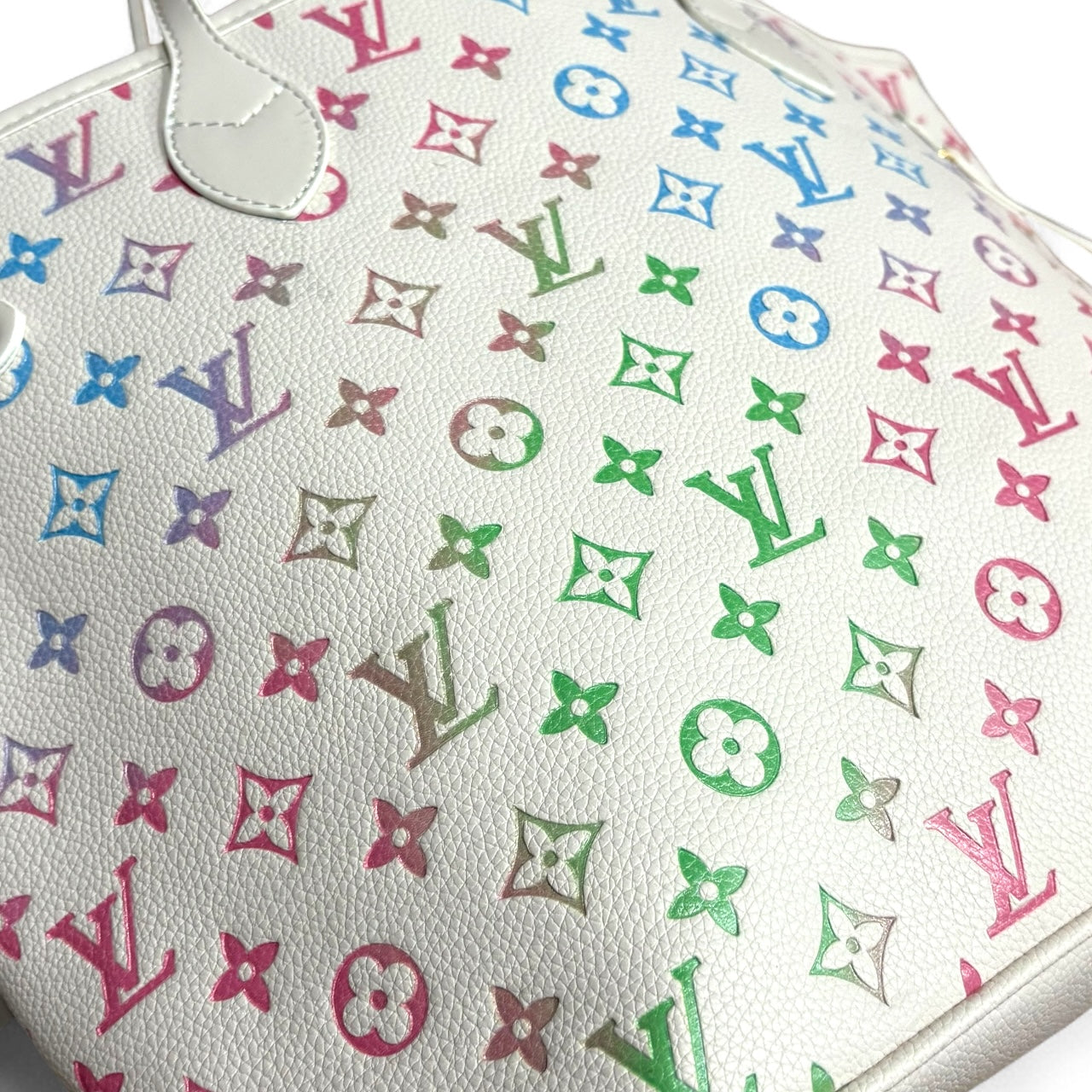 White Gradient Neverfull MM Tote & Removable Pouch | VIP/GWP