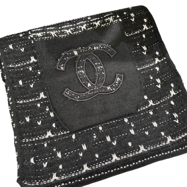 Black & White CC Scarf With Pockets w/ Box | VIP/GWP