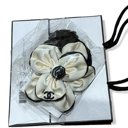 White & Black Camelia Scrunchy w/ Gift Bag | Beaute