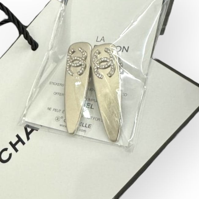2Pc Set Silver White Rhinestone Logo Hair Clips | Beaute
