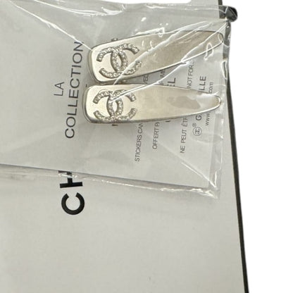2Pc Set Silver White Rhinestone Logo Hair Clips | Beaute