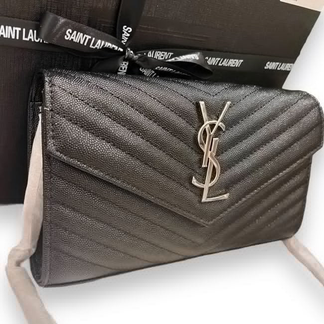 Black & Silver Wallet On Chain w/ Box | VIP/GWP