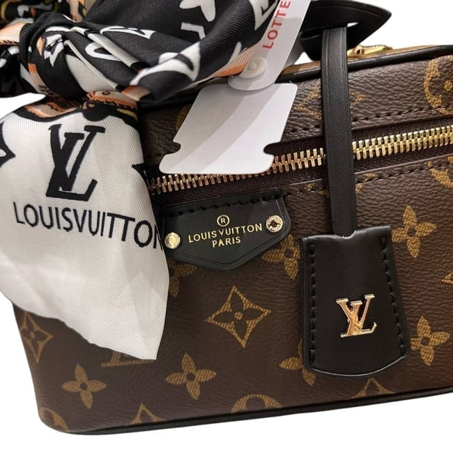 Reverse Monogram Black Long Vanity Case, Strap | VIP/GWP