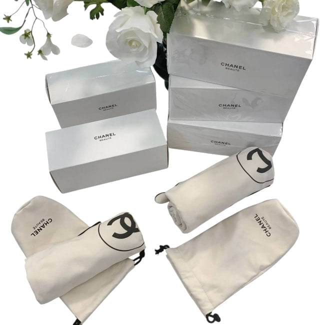 White Top Logo Towel Blanket & Storage | VIP/GWP
