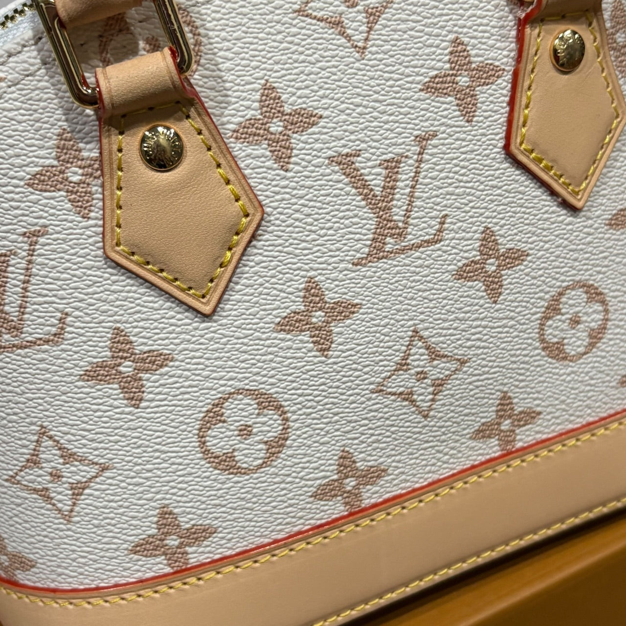 Dune Nano Alma Bag, Handle Keepers Charms | VIP/GWP