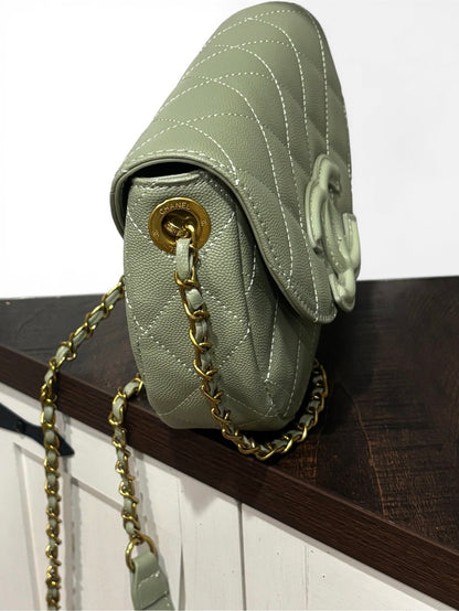 Quilted Seafoam Green Messenger Bag & Dust | VIP/GWP