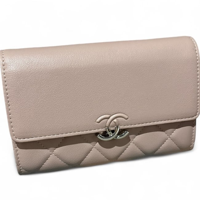 Powder Pink Silver Vintage Style WOC Bag | VIP/GWP