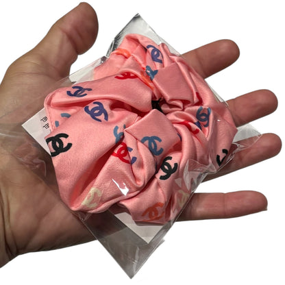 Pink Multicolor Logo Scrunchy w/ Gift Bag | Beaute