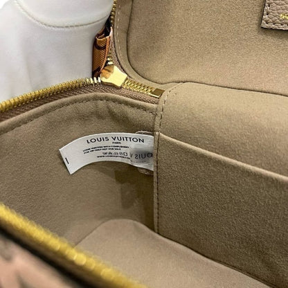 Beige Creme Vanity Case, Liner, w/ Box | VIP/GWP
