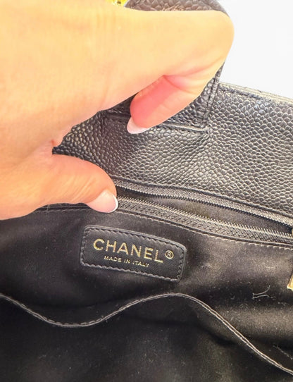 CHANEL Petite Shopping Tote