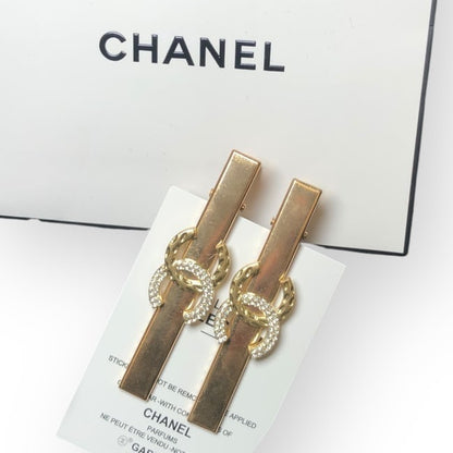 2Pc Large Gold Rhinestone CC Hair Clips | Beaute