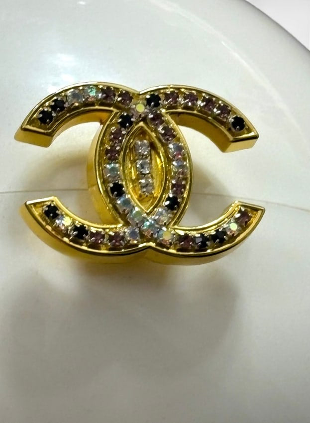 Collectors Pc. White Ball Clutch Rhinestone Detailed | VIP/GWP