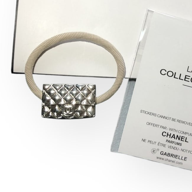 Silver Cream Quilted Bag Hair Tie w/ Gift Bag | Beaute